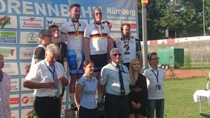 Siegerehrung Deutsche Meisterschaft der Steher
1. Platz Stefan Schäfer/ Peter Bäuerlein
2. Platz Franz Schiewer/ Gerd Gessler
3. Platz Nico Heßlich/ André Dippel