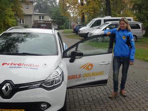 Romy Kasper mit dem Auto des Teams in Niederlande (Bild: 6/6)