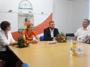 Pressetermin Rad-und Reitstadion von re: Beate Burtchen, Romy Kasper, Philipp Wesemann, Gerd Suschowk (Bild: 1/7)