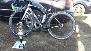 Das Siegerrad mit Pokal (Bild: 2/2)