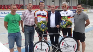 Alle vereint für den Stehersport (Bild: 9/9)