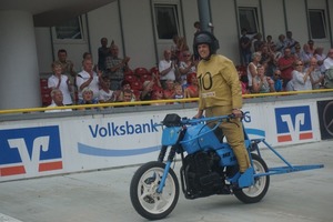 Heinz Walter Spielmann als Schrittmacher (Bild: 2/4)