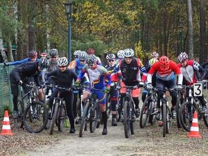 Start Frauen und Männer über 15 Runden (Bild: 9/17)