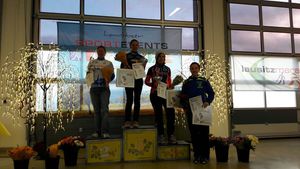 Sabine Dittmann (re. außen)