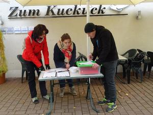 Das Kampfgericht hat alles im Blick (Bild: 16/17)