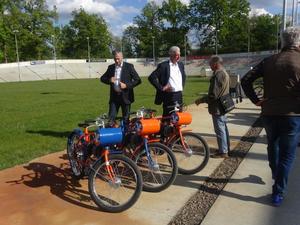 Die Vorstände, erst mal begutachten... (Bild: 1/5)