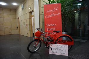 Die Rote von der Sparkasse Spree-Neiße (Bild: 5/6)