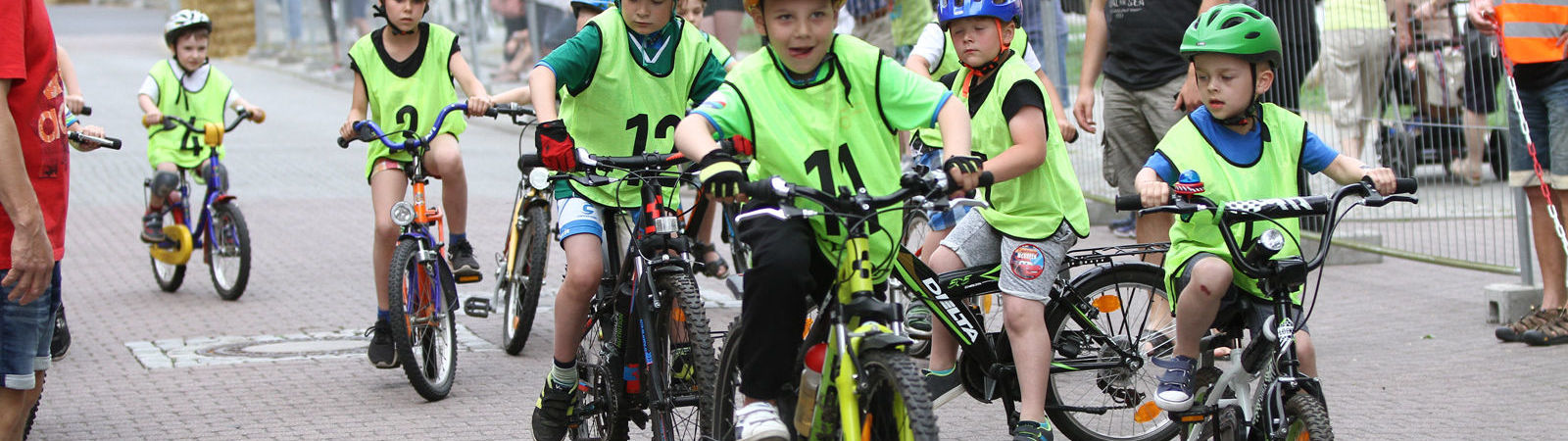 Fette-Reifen-Rennen beim Forster Derny-Cup