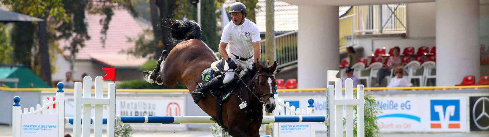 Reit- und Springturnier im Rad- und Reitstadion
